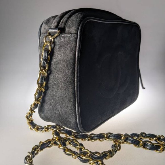 Beautiful Vintage Chanel Velvet Tassel Crossbody Hand Bag in Black/Gold - Picture 13 of 16